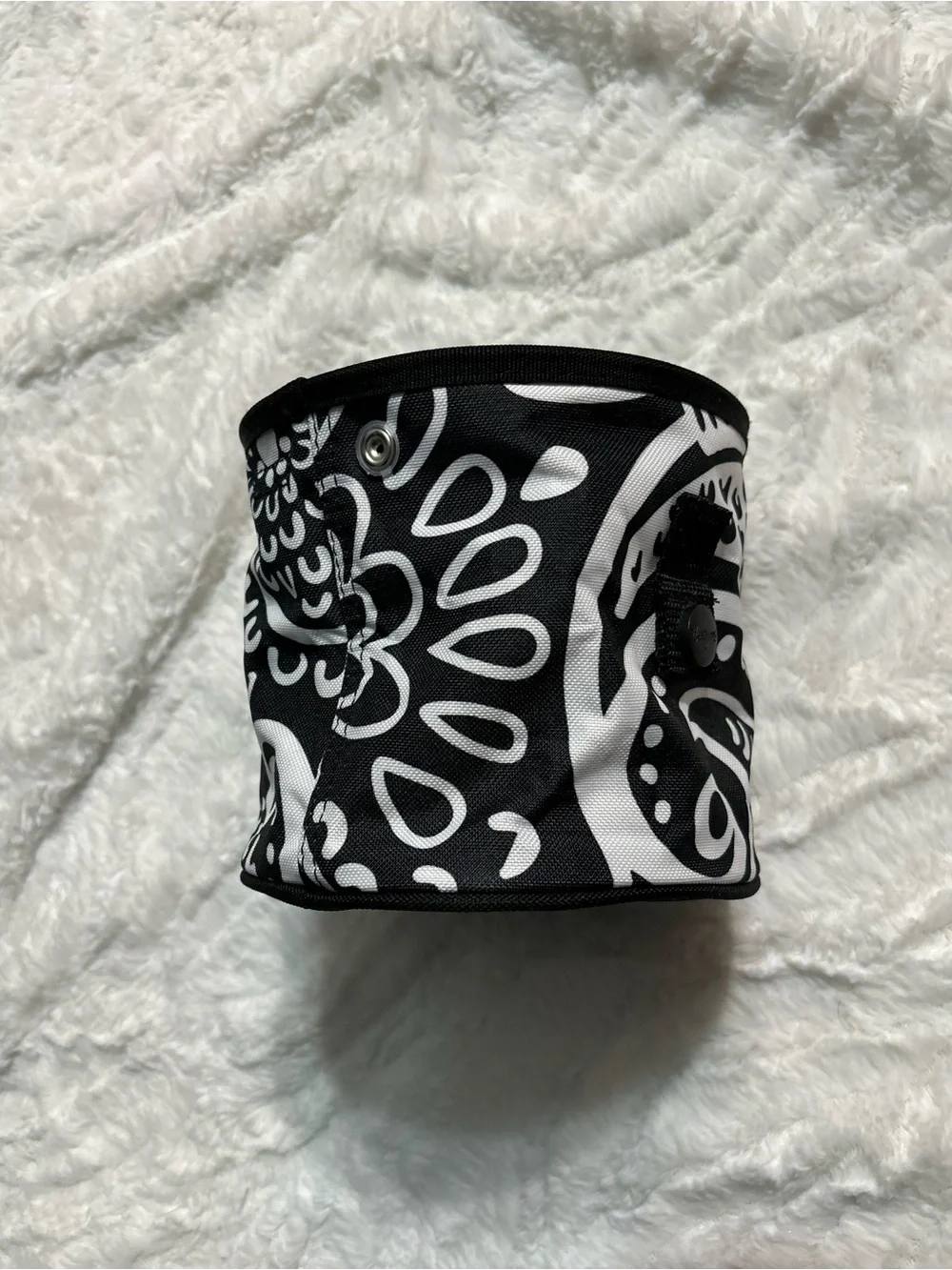 Thirty-One Oh Snap Bin in Playful Parade Black/White Paisley Retired